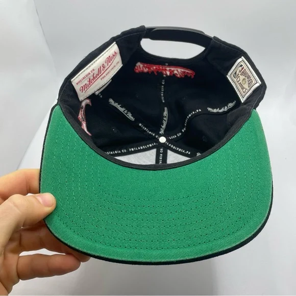 CHICAGO BULLS MITCHELL & NESS SNAPBACK HAT ADULT ADJUSTABLE Embroidered Black - Picture 6 of 8